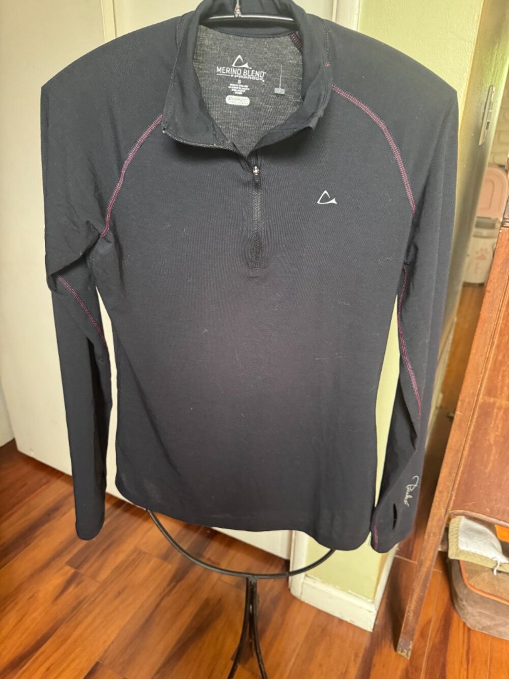 Merino blend paradox size small never worn 3/4 front zipper long sleeve